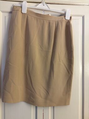 Jones New York 100% silk Neutral Beige Pinstripe Pencil Skirt